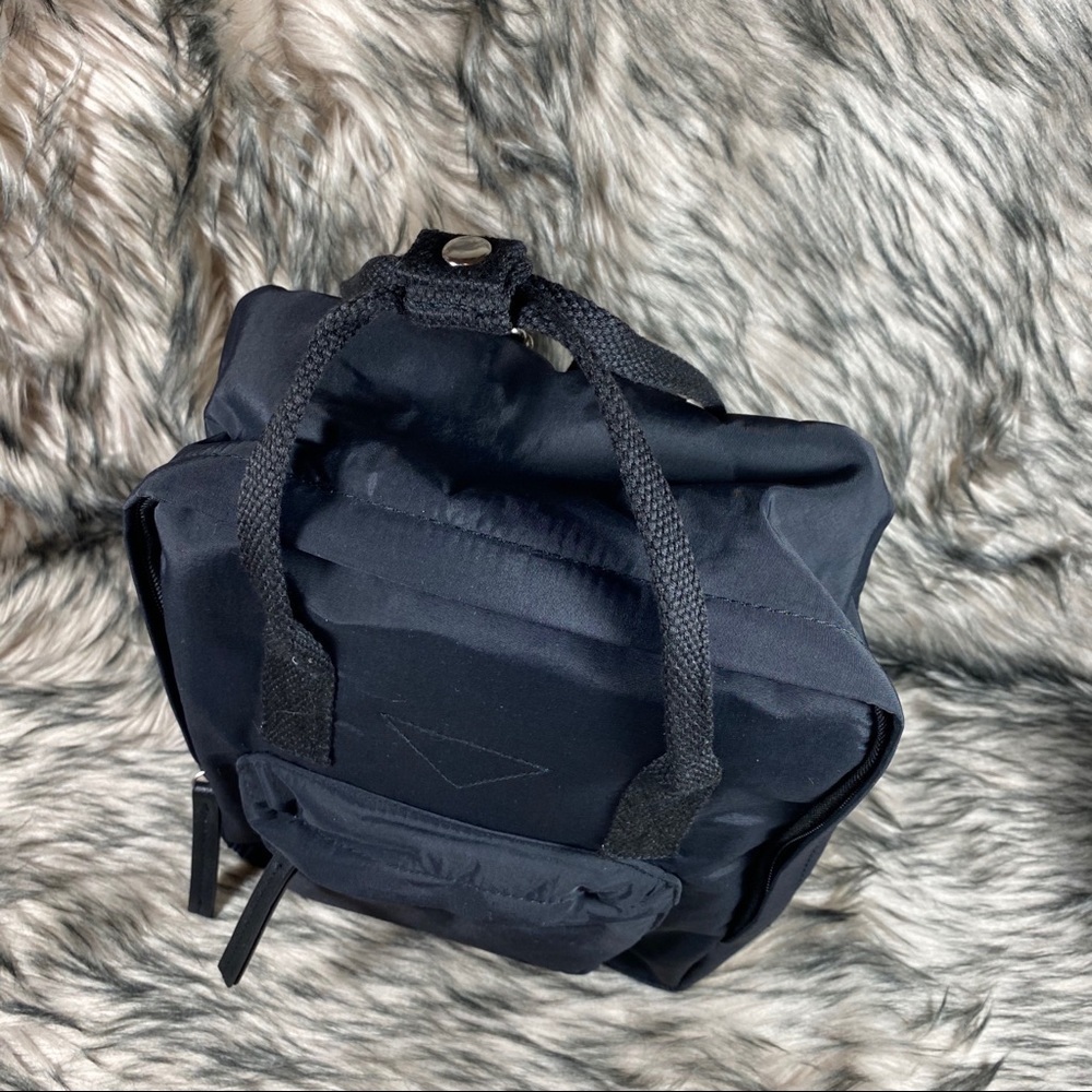 Black Large Backpack Lightweight - Picture 5 of 9